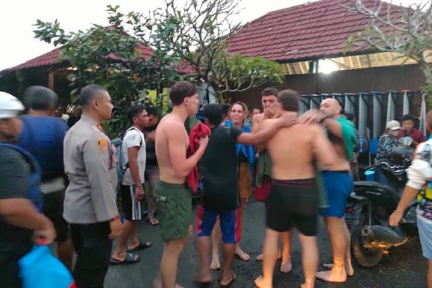 5 Turis Australia Satu Keluarga Terluka dalam Musibah Perahu Rafting Terbalik di Bali