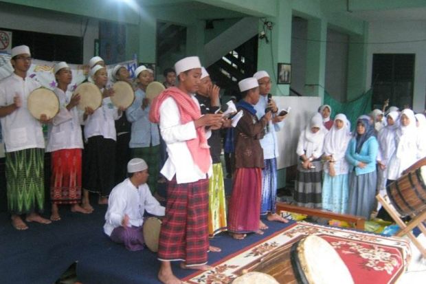Begini Tradisi Muslim Jawa dalam Membaca Kitab Maulid