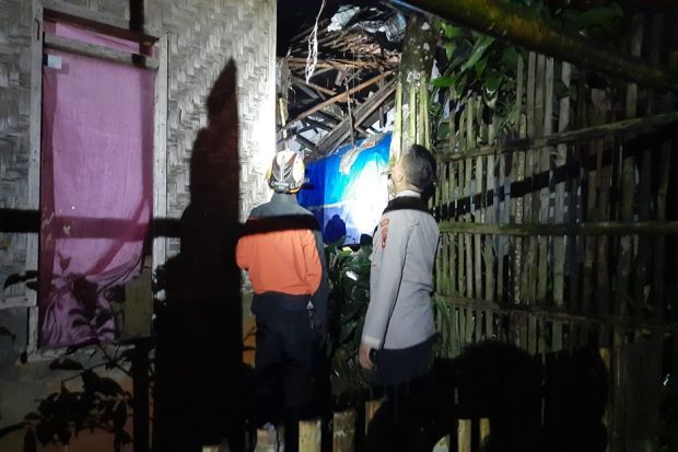 2 Rumah di Nagrak Sukabumi Rusak Akibat Gempa Banten, 7 Orang Mengungsi