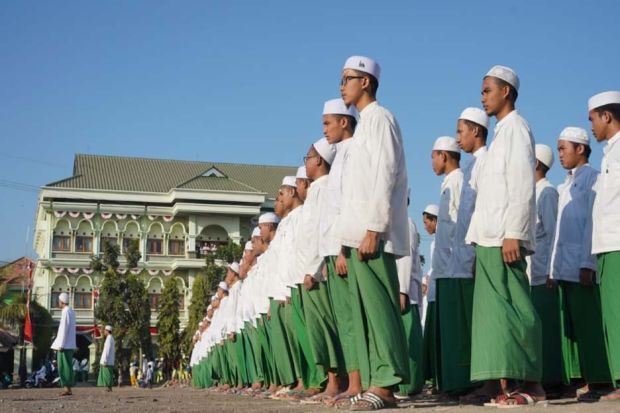 15 Daerah di Indonesia yang Dijuluki Kota Santri