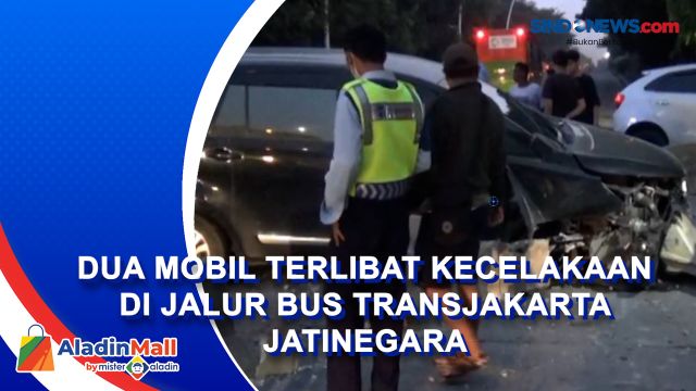Dua Mobil Terlibat Kecelakaan di Jalur Bus Transjakarta....