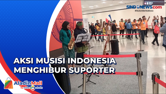 Inilah Aksi Musisi Indonesia Menghibur Suporter Piala....