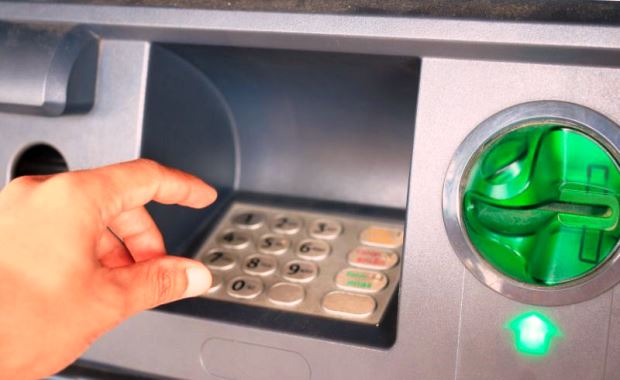 Cermati, Ini 8 Cara Hindari Kejahatan Skimming ATM