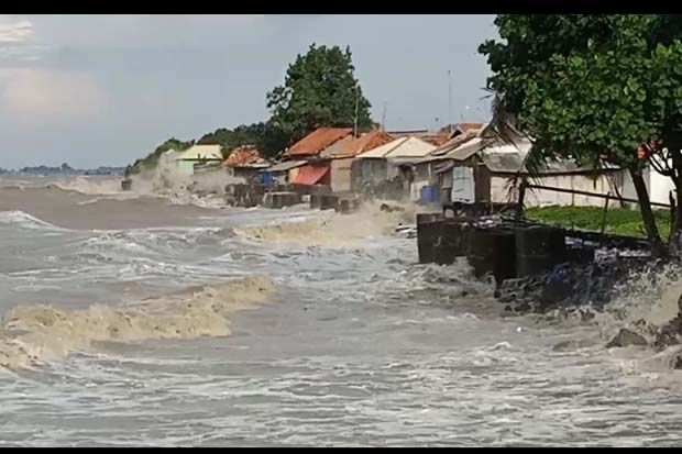 Ratusan Rumah di Pesisir Pantura Indramayu Terendam Banjir Rob