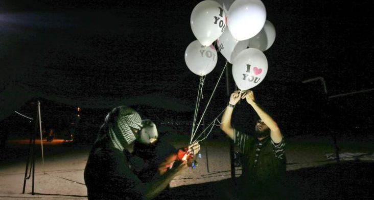 Warga Gaza Kembali Terbangkan Balon Pembakar ke Israel