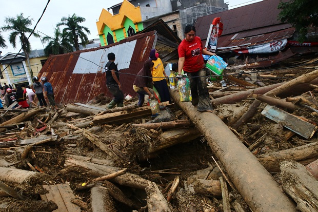 Pencarian Korban Bencana Banjir Luwu Utara Terus Dilakukan