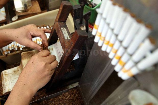 Simplikasi Cukai Bisa Lindungi Pabrik Rokok Kecil