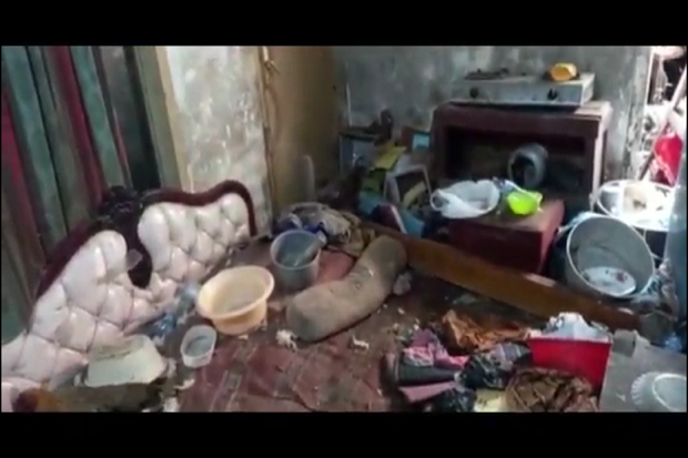 Miris, Nenek Renta di Tasikmalaya Hidup dengan Ayam dan Kucing