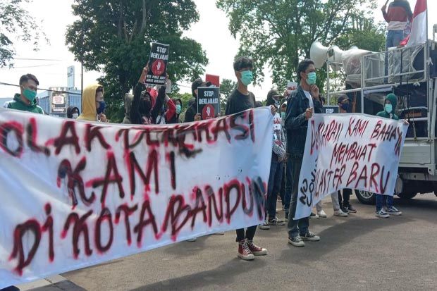 Gelar Unjuk Rasa, Aliansi Masyarakat Cipayung Tolak Deklarasi KAMI di Bandung