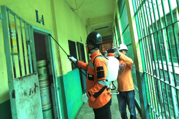 Cegah Penyebaran COVID-19, RPD Sumut Semprotkan Disinfektan di Lapas I Tanjung Gusta