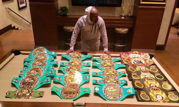 Mayweather Kecam WBC, WBA, IBF, WBO Keruk Untung dari Sabuk Juara