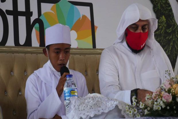Tausyiah Syekh Ali Jaber Dihadiri Akbar Pemulung yang Rajin Baca Alquran