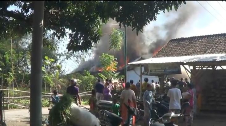 Tragis, Pasutri Terbakar Bersama Rumah yang Ditinggali