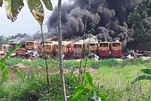 Transjakarta Pastikan Bangkai Bus yang Terbakar di Bogor Bukan Miliknya