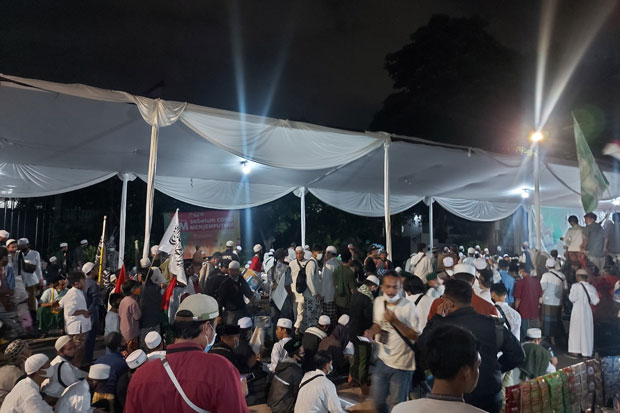 Soal Bantuan Masker di Acara Habib Rizieq, Doni: Ada 7.000 Orang sebagian Tidak Pakai Masker