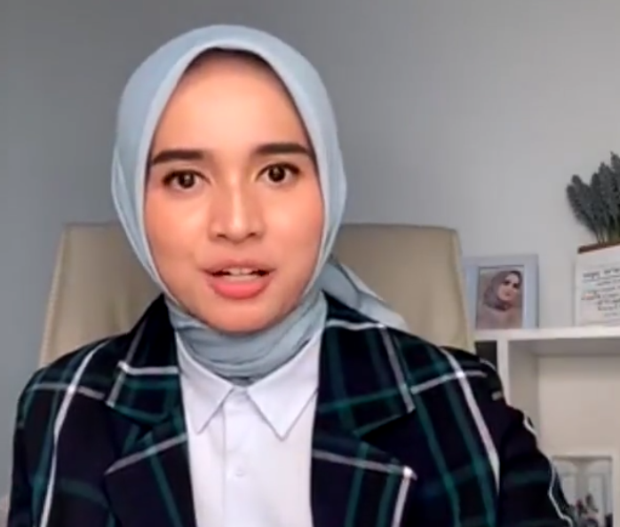 Tabungan Anak Bikin Wanita Cantik Ini Tertarik Investasi Saham Syariah