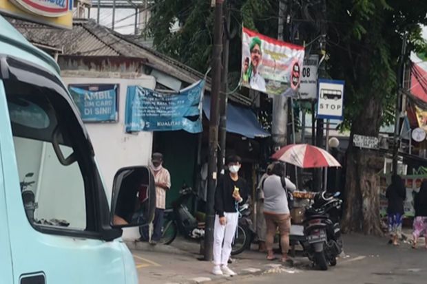 Adu Mulut Laskar FPI dengan TNI Terjadi di Petamburan, 4 Spanduk Bergambar Habib Rizieq Masih Terpasang