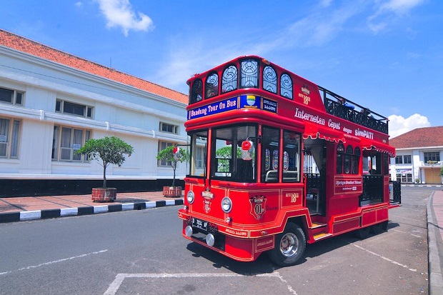 Si Bandros “Bandung Tour on Bus” yang Memanjakan Wisatawan