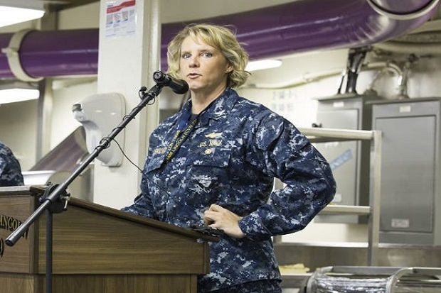 Pertama dalam Sejarah AS, Perempuan Pimpin Kapal Induk Nuklir