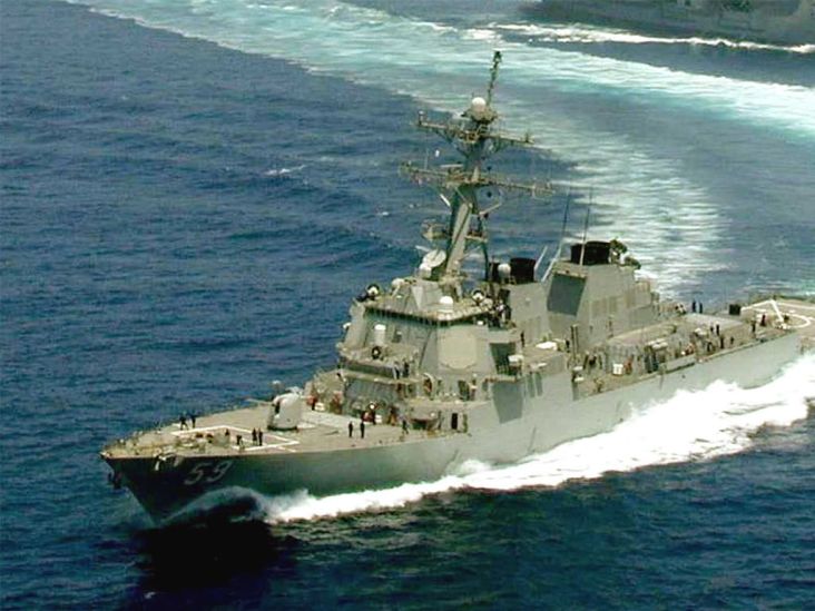 China Buntuti Kapal Perang Amerika Serikat di Selat Taiwan