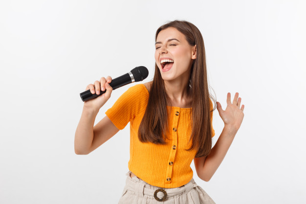 Menyanyi Bisa Menurunkan Risiko Demensia dan Memperpanjang Umur