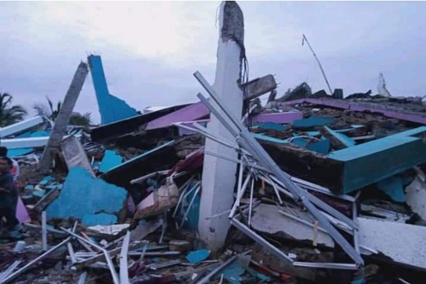 4 Orang Tewas dan 600 Terluka Akibat Gempa Bumi yang Mengguncang Majene