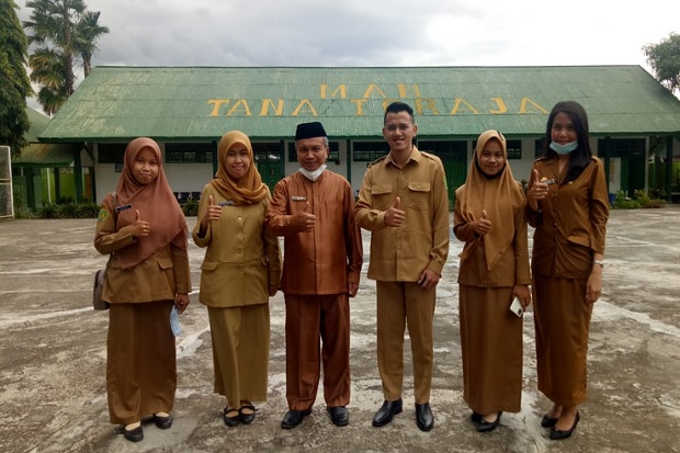 Kisah Eti Kurniawati Guru Kristen Pertama yang Mengajar Madrasah di Tana Toraja