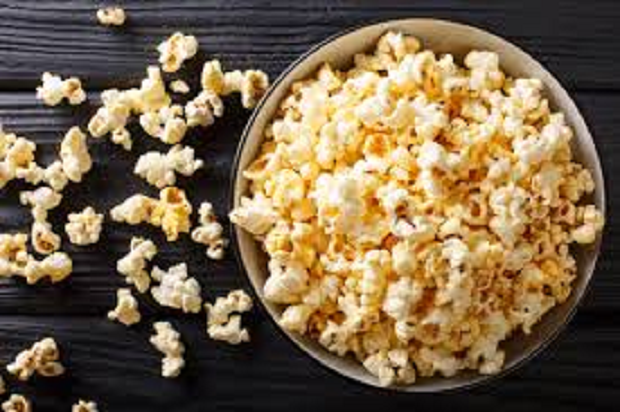 Weekend, Yuk Nonton Film di Rumah Sambil Ngemil Popcorn Butter dan Keju