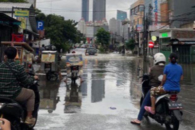 Tak Salahkan Gubernur, Netizen: Green Ville Langganan Banjir