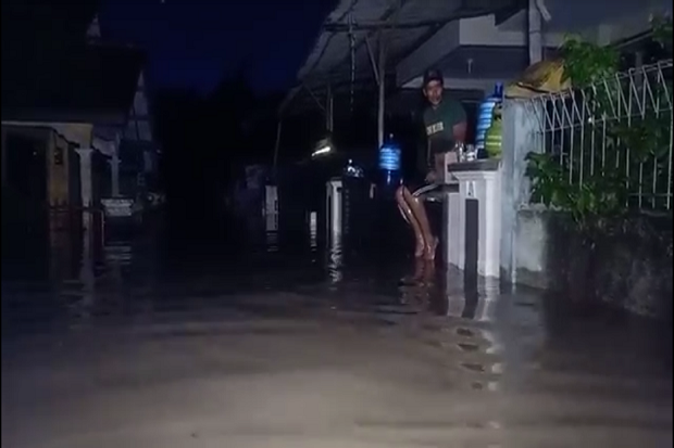 Banjir Terjang 18 Kecamatan di Indramayu, Warga Pilih Bertahan di Rumah