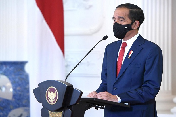 Jokowi ke Para Wali Kota: Jangan Cuma Suruh Pakai Tapi Bagikan Maskernya Juga