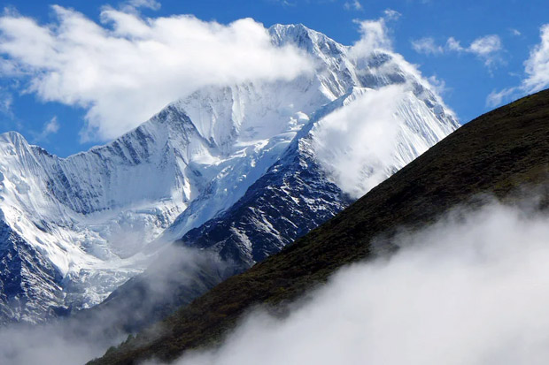 Ketahuan Berbohong, Nepal Larang Pendaki India Daki Gunung Everest