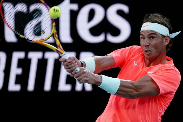 Australian Open 2021: Disingkirkan Tsitsipas, Nadal Tunda Pecahkan Rekor 21 Trofi Grand Slam