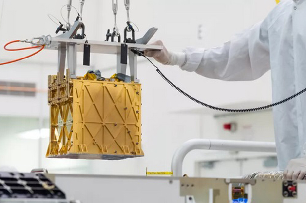 Ajaib, Kotak Emas Ini Akan Menghasilkan Oksigen di Mars