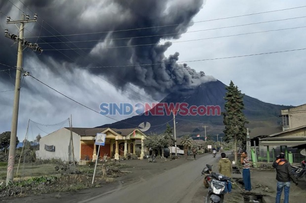 Gunung Sinabung Meletus, Semburkan Material Vulkanik hingga Ketinggian 1,5 Km