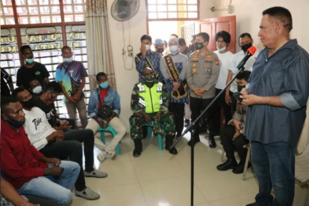 Kabaintelkam Polri Sambangi Asrama Mahasiswa Papua di Makassar