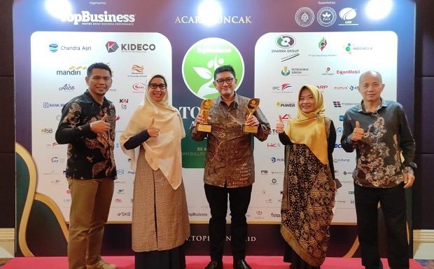 Berdayakan Masyarakat Jakarta Utara, JICT Raih Dua Penghargaan TOP CSR Awards 2021