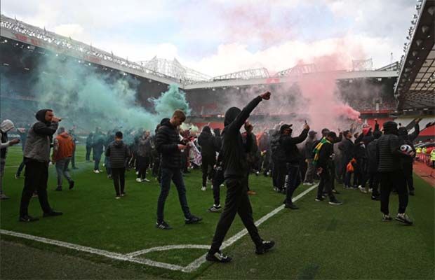 Manchester United vs Liverpool Resmi Ditunda, Jadwal Baru Masih Dibahas
