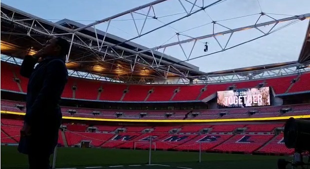 Adzan untuk Pertama Kalinya Dikumandangkan di Sisi Lapangan Stadion Wembley London