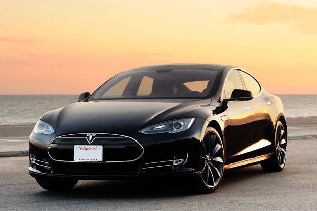 Elon Musk Haramkan Bitcoin untuk Membeli Mobil Tesla