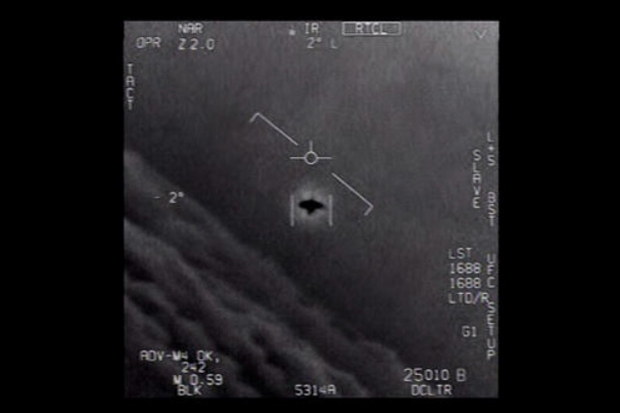 Pilot Amerika Ini Mengaku Setiap Hari Selalu Diawasi Pesawat UFO