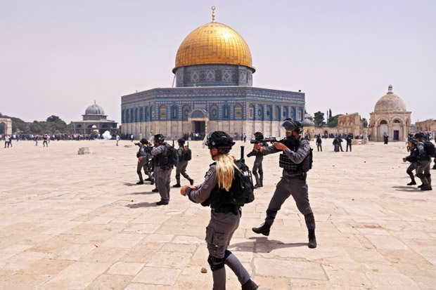 Baru Gencatan Senjata, Polisi Israel Kembali Serang Jamaah di Masjid Al-Aqsa