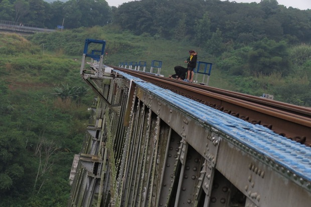 Menelusuri Jembatan Kereta Terpanjang Peninggalan Belanda di Cikubang Bandung Barat