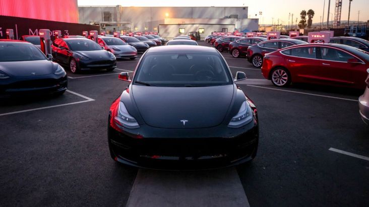 Mobil Bekas Tesla Jadi Mobil Listrik Paling Diburu