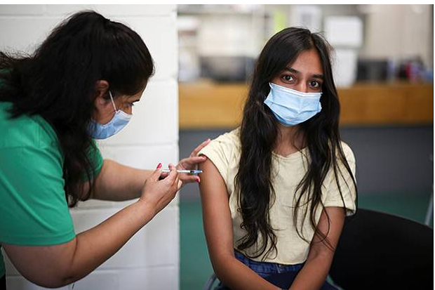 Ciptakan Kekebalan Kelompok, Paling Efisien Vaksinasi Dilakukan pada Kalangan Muda