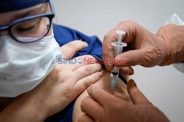 Awas Hoax! Vaksinasi Covid-19 Tak Sebabkan Varian Baru
