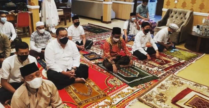 Mahfud MD Salat Idul Adha di Rumah Dinas, Walpri Jadi Imam dan Khatib