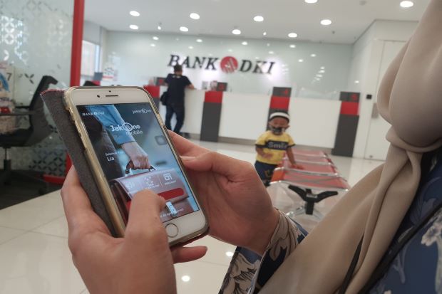 Hindari Antrian di ATM, Bank DKI Imbau Penerima BST Pakai JakOne Mobile
