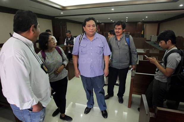 Arief Poyuono Sentil Faldo Maldini Soal Cat Ulang Pesawat Kepresidenan
