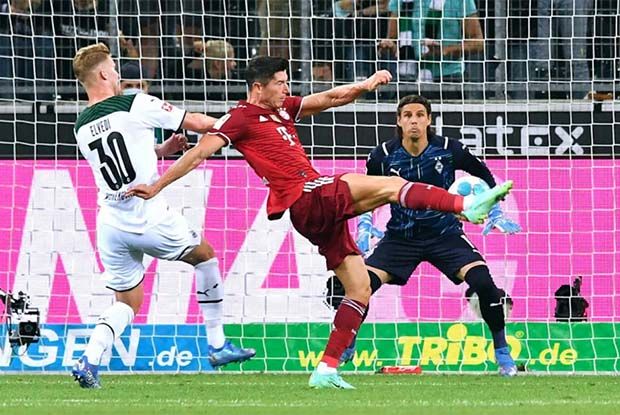 Debut Julian Nagelsmann, Bayern Muenchen Ditahan Imbang Monchengladbach